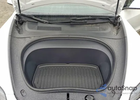 2025 Tesla Model 3 from USA, damaged, VIN 5YJ3E1EB4SF962630